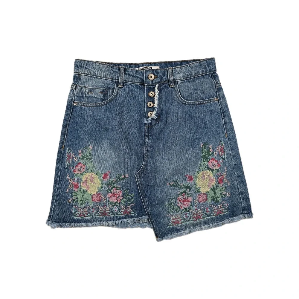 NYC Trends Women's Size Medium Embroidered Floral Denim Skirt NWOT‎